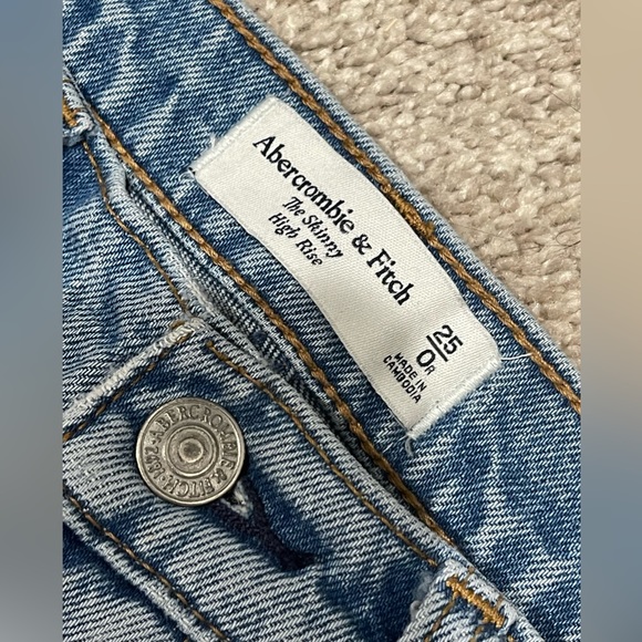 Abercrombie Skinny High Rise Jean - Picture 2 of 2